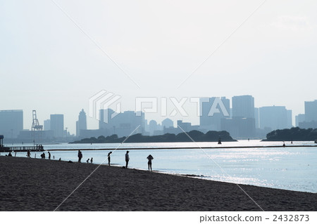 Tokyo Sea 2432873