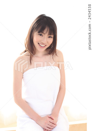 After bathing 2434538