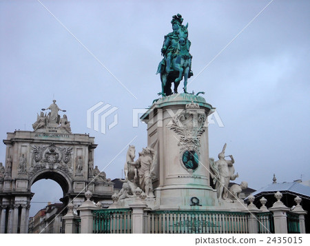 廣場commericio雕象和門 2435015