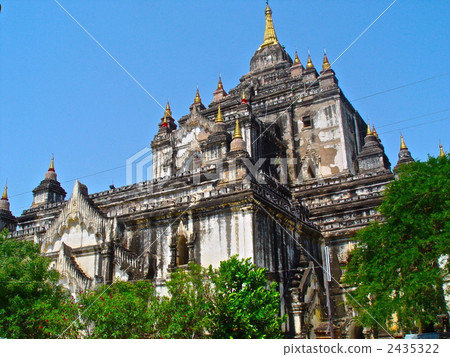 Daviny Temple (Bagan / Myanmar) Daviny Temple (Bagan / Myanmar) 2435322