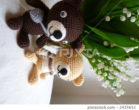 A friend who is a knitting tomato bear A friend who is a knitting tomato bear 2435652