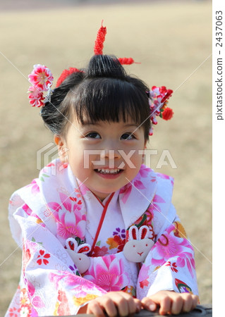 girl, festival day for children of three, five and seven years of age, ornate hairpin 2437063