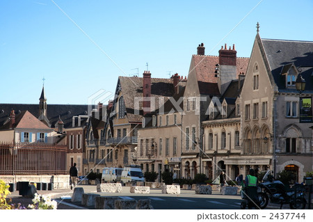 French town of Chartres French town of Chartres 2437744