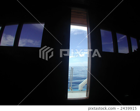 船上馬爾代夫潛水巡航巡洋艦 2439915