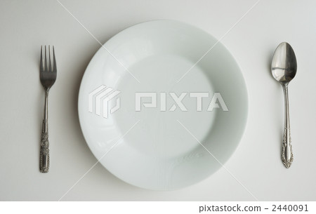 Plates, spoons and forks Plates, spoons and forks 2440091