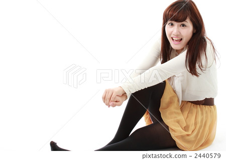 坐著的女人 2440579