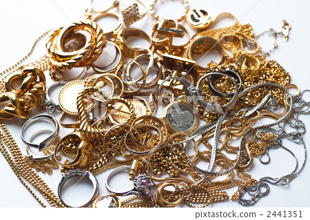 Precious metal 2441351