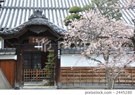 Honkyo-ji Tower Head Yoshifun-in 2445280