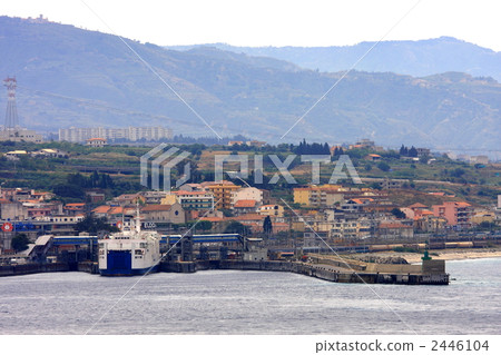 Vila San Giovanni's railroad landing ship 2446104