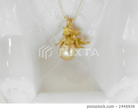 金色珍珠吊墜 2448936