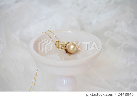 金色珍珠吊墜 2448945