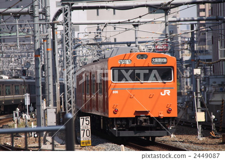 osaka loop line, 103 series, train 2449087