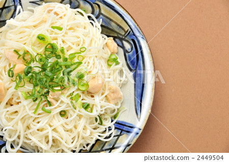 japanese noodles made of wheat flour, fried dishes, ryukyu cuisine 2449504