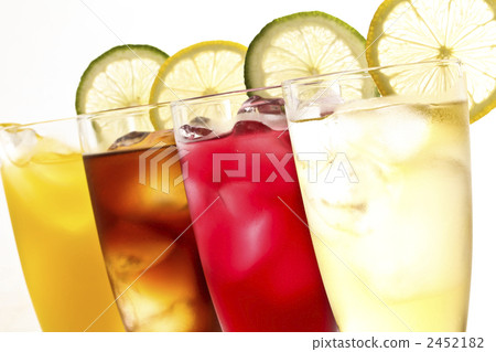 soft drink, soft-drink, iced drink 2452182