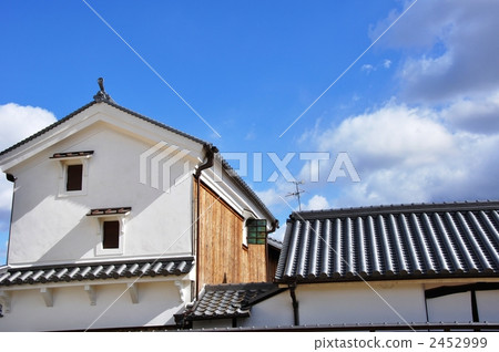 Tōzo and blue sky 2452999