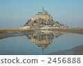 Invert Mont Saint Michel 2456888