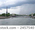 Boundary between cloudy and rain in Paris 2457540