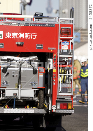Fire engines 2458872