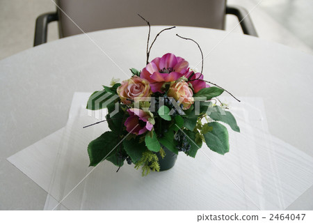 flower arrangement  2464047