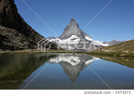 艾格爾搬到了湖邊 2473872