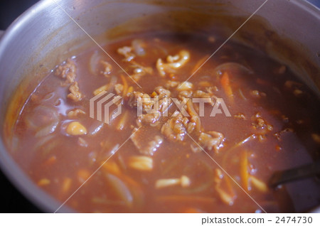 Hashed beef simmering 2474730