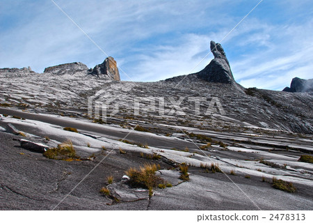 Ogiwa near the summit of Kinabalu "Ugly sisters (left)" and "Donkey's ears (right)" (East Malaysia / Borneo Island) 2478313