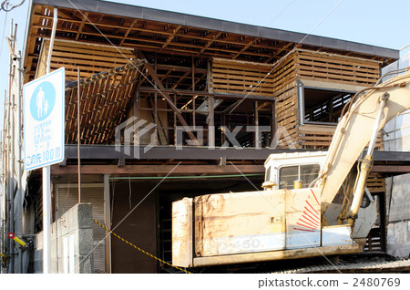 Demolition of wooden houses 2480769