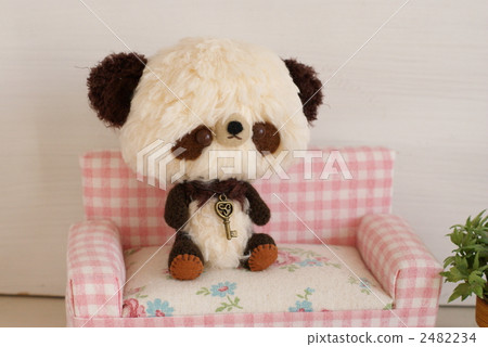 Brown panda Brown panda 2482234