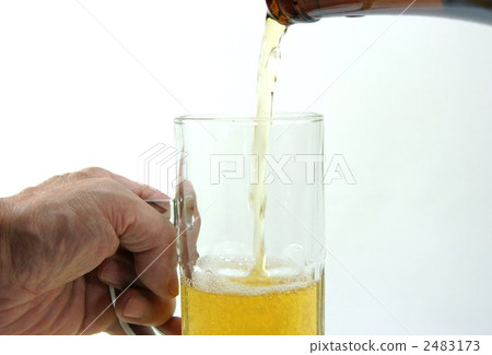 啤酒杯 傾倒的 （使）裝滿 2483173