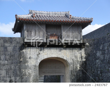 A ceremonial gate 2483767