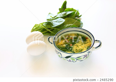Spinach and egg soup 2485290