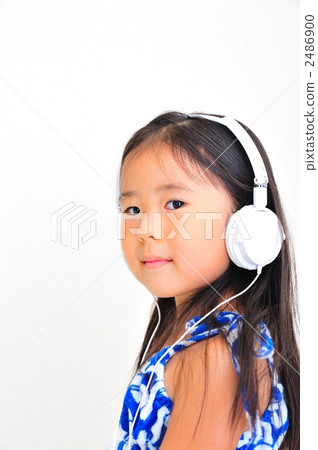 孩子們聽音樂 2486900