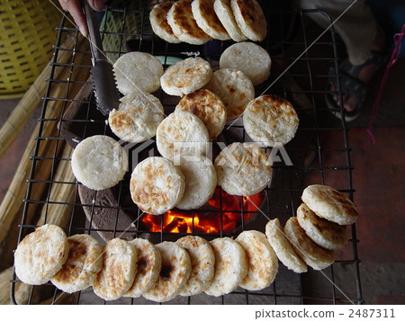 Cambodian rice crackers (Siem Reap / Cambodia) Cambodian rice crackers (Siem Reap / Cambodia) 2487311
