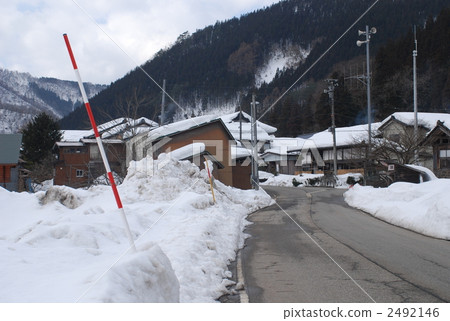 大雪鋪滿的路 村莊 鄉村 2492146