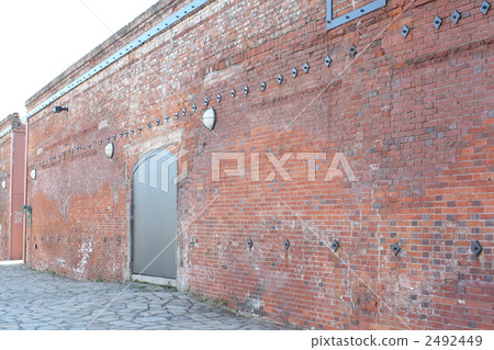 Wall of Hakodate · Red brick warehouse 2492449
