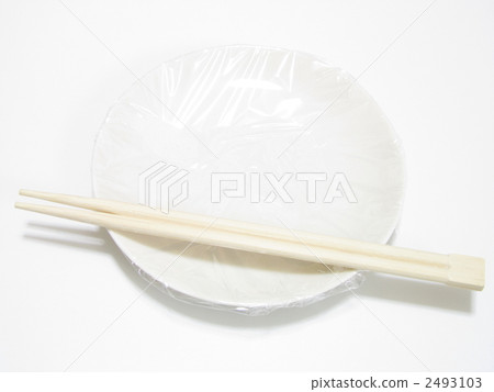 Wrap dishes and reduce washing Disaster prevention idea [White background/Simple] 2493103
