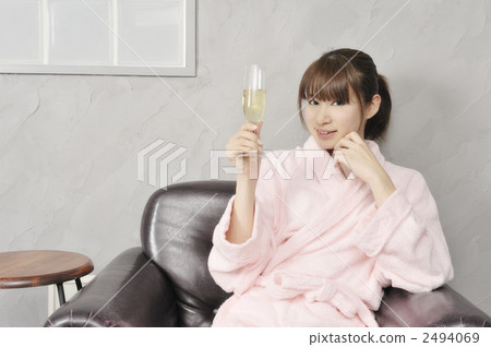 A young woman toast with champagne 2494069