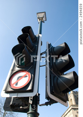 right turn prohibition, signal, stoplight 2494859
