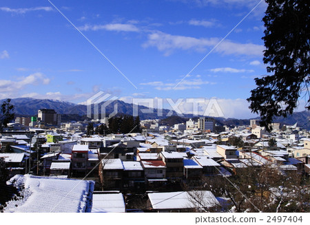 Hida高山市的城市景觀在冬天 2497404