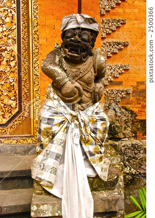 烏布皇宮石像“Prisalen Agung”(烏布/巴厘島/印度尼西亞) 烏布皇宮石像“Prisalen Agung”(烏布/巴厘島/印度尼西亞) 2500366