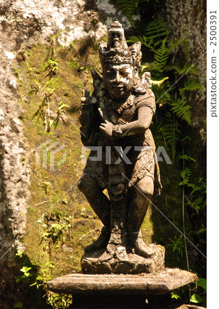 Balinese Hindu Stone Statue (Ubud / Bali / Indonesia) Balinese Hindu Stone Statue (Ubud / Bali / Indonesia) 2500391
