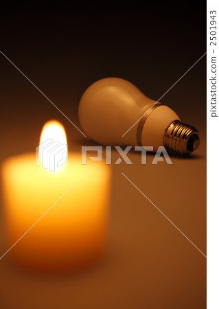 Candles and light bulbs Candles and light bulbs 2501943