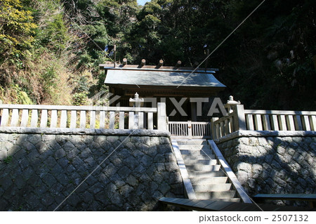 參觀神秘的神廟，那裡有著名的Hojo Tokimune ko井 2507132