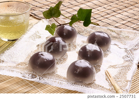 Summer sweets (Kuzu bun) 2507731