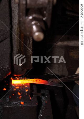 forging, blacksmith, blacksmith shop 2509096