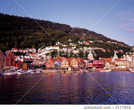 Evening view of Bergen 2517958