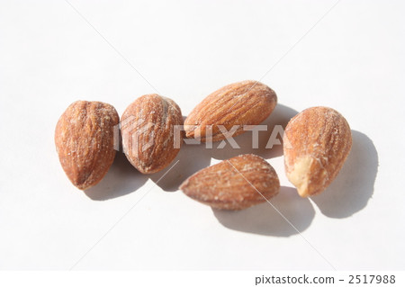 Almond Almond 2517988