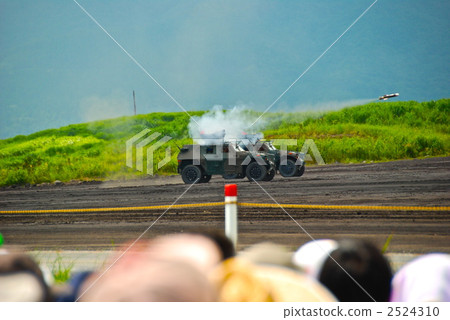 Guided bullet shot from light armored mobile! (Higashi Fuji Exercise Area Hataoka Area / Shizuoka Prefecture Gotemba City) 2524310