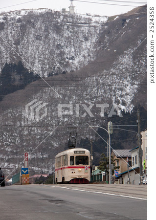 Hakodate tram type 1000 (No. 1006) last day of operation, system 2 at Aoyagicho tram stop 2524358