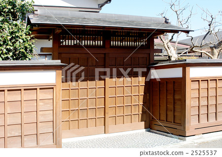 Wooden gates and fences 2525537